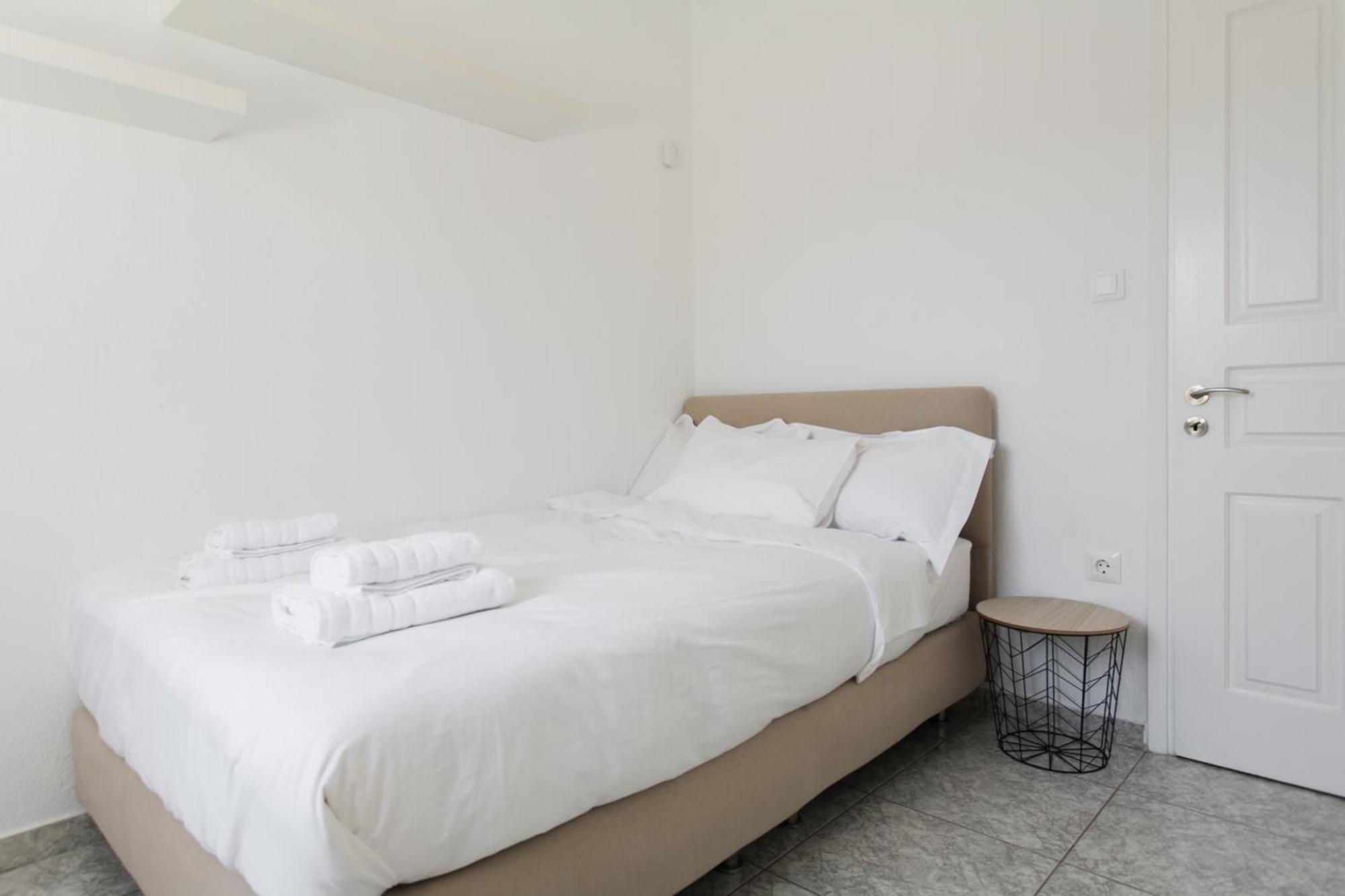 Legrena Beach House Kaap Soenion Kamer foto
