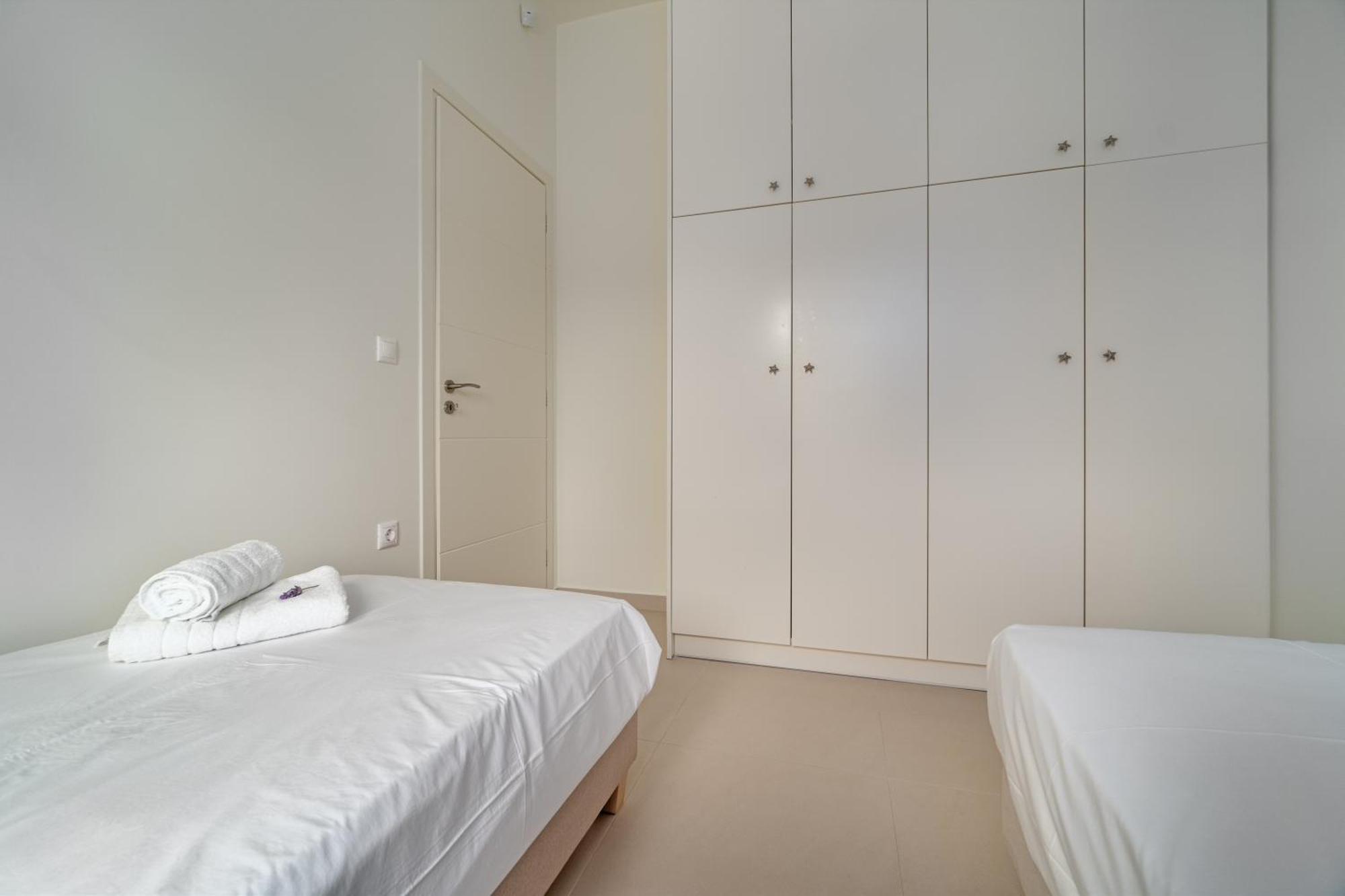 Legrena Beach House Kaap Soenion Kamer foto